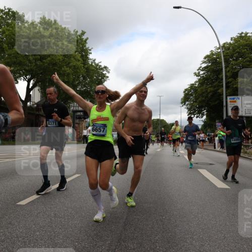 29.06.2025 - hella hamburg halbmarathon Yannick Fuchs http://msf.ph/oto/8220669 29.06.2025 10:46:02 20KM 2287, 2364, 2396, 2397, 2595, 2670, 2818, 4140, 4814, 5008, 5032, 5093, 5102, 5482, 6286, 6390, 6657, 7409, 7724, 7732, 8371, 8413, 8661, 8710, 9082, 9093, 10115, 11551, 11791, 12224, 12367, 12580, 13015, 13047, 13051, 13792, 14122, 14300, 14561, 15356, 15643, 15727, 15829, 15831, 16003, 16179, 16357, 16591, 17033, 17815, 17978, 17997, 18019, 18475, 18801, 18869, 18982 meine-sportfotos.de