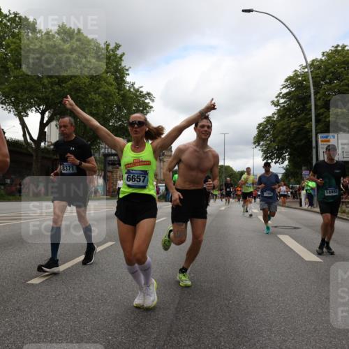 29.06.2025 - hella hamburg halbmarathon Yannick Fuchs http://msf.ph/oto/8220679 29.06.2025 10:46:03 20KM 2287, 2364, 2396, 2397, 2595, 2670, 2818, 4140, 4814, 5008, 5032, 5093, 5102, 5482, 6286, 6390, 6657, 7409, 7724, 7732, 8371, 8661, 8710, 9082, 9093, 9876, 10115, 11551, 11791, 12224, 12367, 12580, 13015, 13047, 13051, 13792, 14122, 14300, 14561, 15356, 15727, 15829, 15831, 16003, 16179, 16357, 16591, 17033, 17815, 17997, 18475, 18801, 18869, 18982 meine-sportfotos.de