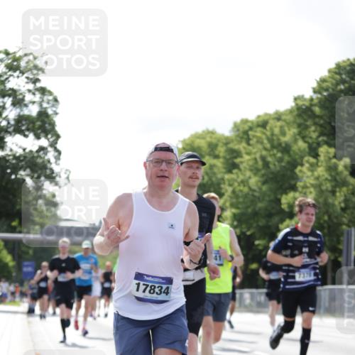29.06.2025 - hella hamburg halbmarathon Jannik Wohlers http://msf.ph/oto/8220687 29.06.2025 09:50:51 Lombardsbrücke 1136, 1256, 1912, 1941, 1962, 2579, 3700, 4854, 4888, 4889, 5275, 5387, 6593, 6721, 6901, 7116, 7284, 7378, 7693, 7962, 8122, 8319, 8966, 9262, 9313, 9371, 9755, 9833, 9885, 10193, 10415, 10469, 11049, 11907, 11922, 12153, 12385, 12434, 12808, 12915, 13268, 13525, 14093, 14201, 14210, 14447, 14811, 14816, 15424, 15654, 15706, 15862, 16224, 16295, 16656, 16761, 17492, 17668, 17834, 18274, 18650, 18963 meine-sportfotos.de