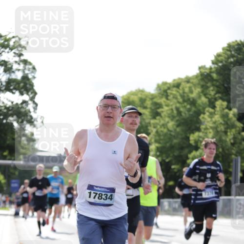 29.06.2025 - hella hamburg halbmarathon Jannik Wohlers http://msf.ph/oto/8220696 29.06.2025 09:50:51 Lombardsbrücke 1136, 1256, 1912, 1941, 1962, 2579, 3700, 4854, 4888, 4889, 5275, 5387, 6593, 6721, 6901, 7116, 7284, 7378, 7693, 7962, 8122, 8319, 8966, 9262, 9313, 9371, 9755, 9833, 9885, 10193, 10415, 10469, 11049, 11907, 11922, 12153, 12385, 12434, 12808, 12915, 13268, 13525, 14093, 14201, 14210, 14447, 14811, 14816, 15424, 15654, 15706, 15862, 16224, 16295, 16656, 16761, 17492, 17668, 17834, 18274, 18650, 18963 meine-sportfotos.de