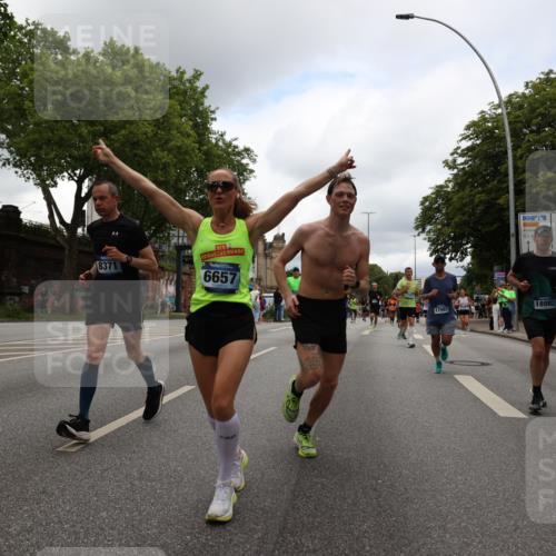 29.06.2025 - hella hamburg halbmarathon Yannick Fuchs http://msf.ph/oto/8220704 29.06.2025 10:46:03 20KM 2287, 2364, 2396, 2397, 2595, 2670, 2818, 4140, 4814, 5008, 5032, 5093, 5102, 5482, 6286, 6390, 6657, 7409, 7724, 7732, 8371, 8661, 8710, 9082, 9093, 9876, 10115, 11551, 11791, 12224, 12367, 12580, 13015, 13047, 13051, 13792, 14122, 14300, 14561, 15356, 15727, 15829, 15831, 16003, 16179, 16357, 16591, 17033, 17815, 17997, 18475, 18801, 18869, 18982 meine-sportfotos.de