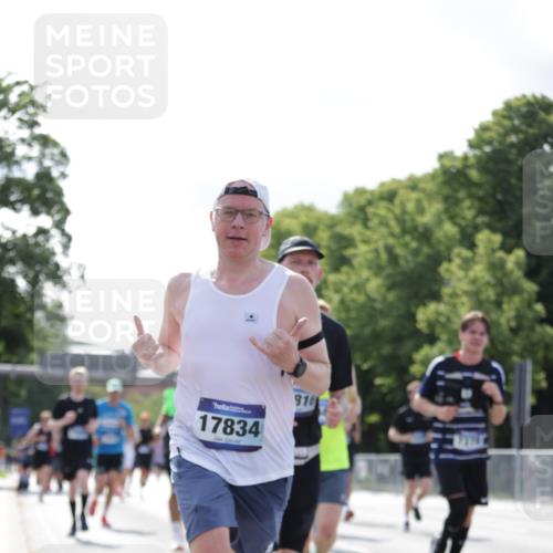 29.06.2025 - hella hamburg halbmarathon Jannik Wohlers http://msf.ph/oto/8220723 29.06.2025 09:50:52 Lombardsbrücke 1136, 1256, 1912, 1941, 2579, 3700, 4854, 4888, 4889, 5275, 5387, 6593, 6721, 6901, 7284, 7378, 7693, 7962, 8122, 8319, 9262, 9313, 9371, 9755, 9833, 9885, 10193, 10415, 10469, 11049, 11907, 11922, 12153, 12385, 12434, 12808, 12915, 13268, 13525, 14093, 14201, 14210, 14447, 14811, 14816, 15424, 15654, 15706, 15862, 16224, 16295, 16656, 16761, 17492, 17668, 17834, 18274, 18650, 18963 meine-sportfotos.de