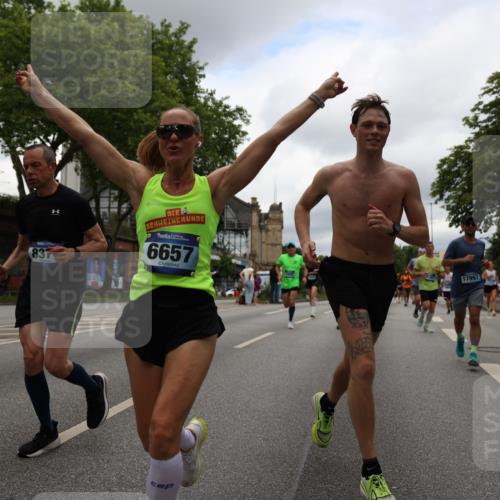 29.06.2025 - hella hamburg halbmarathon Yannick Fuchs http://msf.ph/oto/8220744 29.06.2025 10:46:03 20KM 2287, 2364, 2396, 2397, 2595, 2670, 2818, 4140, 4814, 5008, 5032, 5093, 5102, 5482, 6286, 6390, 6657, 7409, 7724, 7732, 8371, 8661, 8710, 9082, 9093, 9876, 10115, 11551, 11791, 12224, 12367, 12580, 13015, 13047, 13051, 13792, 14122, 14300, 14561, 15356, 15727, 15829, 15831, 16003, 16179, 16357, 16591, 17033, 17815, 17997, 18475, 18801, 18869, 18982 meine-sportfotos.de