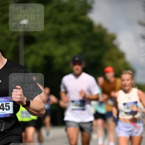 29.06.2025 - hella hamburg halbmarathon Dr. Thomas Lammeyer http://msf.ph/oto/8220754 29.06.2025 09:49:36 Kennedybrücke 2525, 3809, 3843, 3955, 4812, 5042, 6169, 6495, 7055, 7534, 7845, 7901, 8784, 8956, 9345, 10298, 10453, 10929, 11199, 11230 meine-sportfotos.de