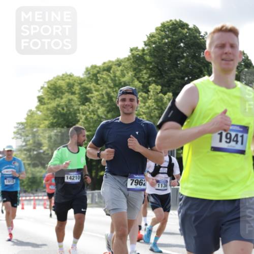 29.06.2025 - hella hamburg halbmarathon Jannik Wohlers http://msf.ph/oto/8220800 29.06.2025 09:50:53 Lombardsbrücke 1136, 1256, 1912, 1941, 2579, 3523, 3700, 4854, 4888, 4889, 5275, 5387, 6593, 6721, 6901, 7378, 7693, 7962, 8122, 8319, 9262, 9313, 9371, 9755, 9833, 9885, 10193, 10415, 11049, 11907, 11922, 12153, 12385, 12434, 12808, 12915, 13525, 14093, 14201, 14210, 14447, 14811, 14816, 15424, 15654, 15706, 15857, 15862, 16224, 16295, 16656, 16761, 17492, 17668, 17834, 18274, 18650, 18868, 18963, 18970 meine-sportfotos.de
