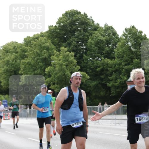 29.06.2025 - hella hamburg halbmarathon Jannik Wohlers http://msf.ph/oto/8220918 29.06.2025 10:27:19 Lombardsbrücke 2080, 3389, 5177, 5285, 6214, 7764, 7978, 8085, 9688, 10158, 10412, 10413, 12823, 13043, 13860, 14206, 15607, 16569, 16804, 16838, 17427, 17791, 18012, 18301, 18626 meine-sportfotos.de