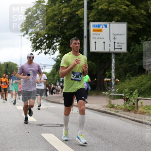 29.06.2025 - hella hamburg halbmarathon Yannick Fuchs http://msf.ph/oto/8221063 29.06.2025 10:46:05 20KM 2287, 2364, 2396, 2397, 2595, 2670, 2818, 4140, 4814, 5008, 5032, 5093, 5102, 5482, 6286, 6390, 6657, 7409, 7724, 7732, 8371, 8661, 8710, 8977, 9082, 9093, 9876, 10115, 11551, 11791, 12367, 12580, 13015, 13047, 13051, 13792, 14122, 14300, 14561, 15356, 15427, 15727, 15829, 15831, 16003, 16179, 16357, 16591, 17815, 17997, 18475, 18801, 18869, 18982 meine-sportfotos.de