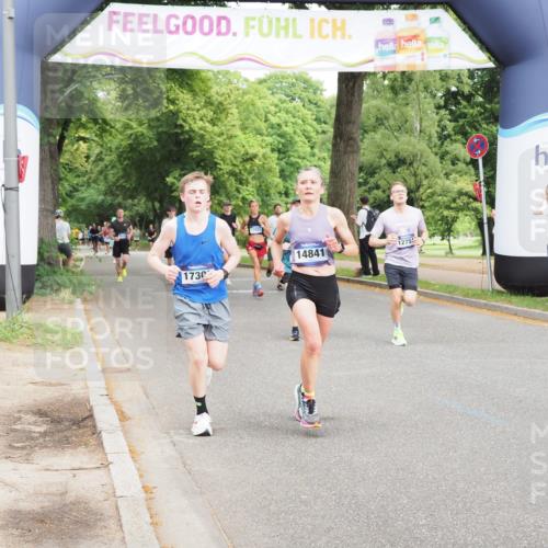 29.06.2025 - hella hamburg halbmarathon MichiJ http://msf.ph/oto/8221100 29.06.2025 10:24:22 Zwischen KM18-KM19 1562, 5554, 6032, 12751, 14841, 15115, 17306, 18220 meine-sportfotos.de