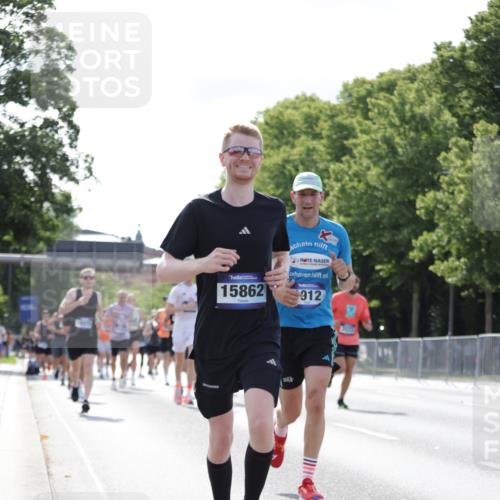 29.06.2025 - hella hamburg halbmarathon Jannik Wohlers http://msf.ph/oto/8221120 29.06.2025 09:50:55 Lombardsbrücke 1136, 1912, 1941, 2972, 3523, 3700, 4854, 4888, 4889, 4999, 5275, 6593, 6721, 6901, 7378, 7693, 7962, 8319, 9262, 9313, 9371, 9755, 9885, 11049, 11907, 11959, 12153, 12385, 12808, 12915, 13525, 14093, 14201, 14210, 14447, 14811, 14816, 15424, 15654, 15706, 15857, 15862, 16224, 16656, 16761, 17492, 17668, 17724, 17834, 18013, 18274, 18650, 18868, 18963, 18970 meine-sportfotos.de