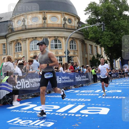 29.06.2025 - hella hamburg halbmarathon Strokosch-Dieckow http://msf.ph/oto/8221129 29.06.2025 10:29:05 Ziel 3043, 8473, 10171, 10351, 16157, 18874, 19194 meine-sportfotos.de