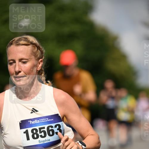 29.06.2025 - hella hamburg halbmarathon Dr. Thomas Lammeyer http://msf.ph/oto/8221194 29.06.2025 09:49:38 Kennedybrücke 2525, 3809, 3843, 3955, 4812, 5042, 6169, 6495, 7534, 7845, 7901, 8784, 8956, 10298, 10453, 10929, 11199, 11230 meine-sportfotos.de