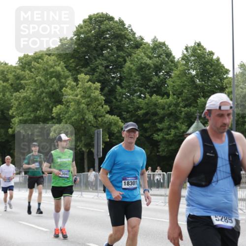 29.06.2025 - hella hamburg halbmarathon Jannik Wohlers http://msf.ph/oto/8221387 29.06.2025 10:27:21 Lombardsbrücke 2080, 3389, 5177, 6214, 7764, 7978, 8085, 9688, 10158, 10412, 10413, 12823, 13043, 13860, 14206, 15607, 16569, 16804, 16838, 17427, 17791, 18012, 18301, 18626 meine-sportfotos.de