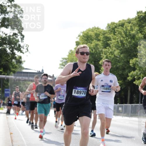 29.06.2025 - hella hamburg halbmarathon Jannik Wohlers http://msf.ph/oto/8221388 29.06.2025 09:50:59 Lombardsbrücke 1136, 1912, 1920, 1941, 2972, 3523, 3700, 4297, 4759, 4854, 4999, 5375, 6593, 6721, 6901, 7378, 7693, 7962, 9262, 9313, 9371, 9755, 9885, 11049, 11907, 11959, 12153, 12385, 13525, 14093, 14201, 14210, 14447, 14722, 14816, 15383, 15424, 15654, 15706, 15857, 15862, 16656, 16660, 16761, 17492, 17724, 17834, 18013, 18868, 18963, 18970 meine-sportfotos.de