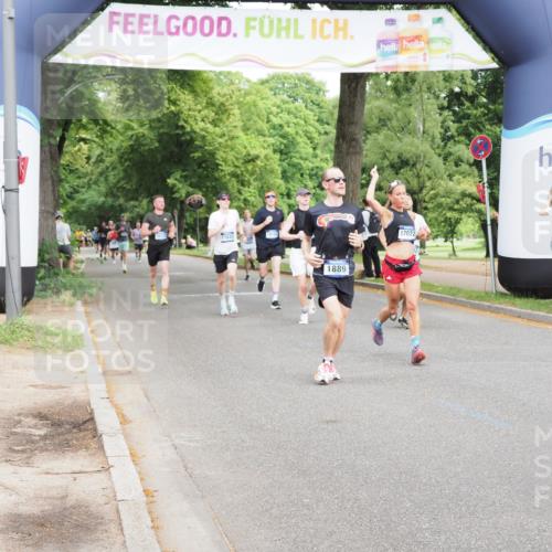 29.06.2025 - hella hamburg halbmarathon MichiJ http://msf.ph/oto/8221399 29.06.2025 10:24:25 Zwischen KM18-KM19 1562, 1889, 4944, 5554, 6032, 12751, 13252, 14629, 14841, 17022, 17306, 18183, 18220 meine-sportfotos.de
