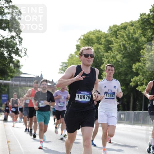 29.06.2025 - hella hamburg halbmarathon Jannik Wohlers http://msf.ph/oto/8221402 29.06.2025 09:50:59 Lombardsbrücke 1136, 1912, 1920, 1941, 2972, 3523, 3700, 4297, 4759, 4854, 4999, 5375, 6593, 6721, 6901, 7378, 7693, 7962, 9262, 9313, 9371, 9755, 9885, 11049, 11907, 11959, 12153, 12385, 13525, 14093, 14201, 14210, 14447, 14722, 14816, 15383, 15424, 15654, 15706, 15857, 15862, 16656, 16660, 16761, 17492, 17724, 17834, 18013, 18868, 18963, 18970 meine-sportfotos.de