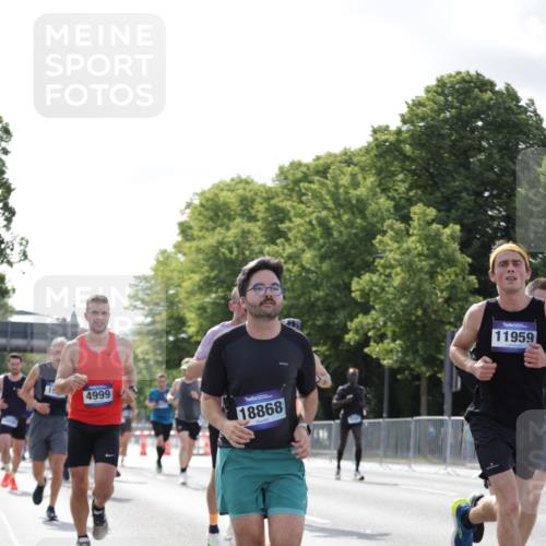 29.06.2025 - hella hamburg halbmarathon Jannik Wohlers http://msf.ph/oto/8221442 29.06.2025 09:51:01 Lombardsbrücke 1136, 1570, 1912, 1920, 1941, 2880, 2972, 3523, 3700, 4297, 4759, 4854, 4999, 5375, 5410, 6721, 6901, 7363, 7378, 7693, 7962, 8871, 9262, 9313, 9364, 9885, 11049, 11907, 11959, 12385, 14093, 14201, 14210, 14447, 14722, 14816, 15383, 15424, 15654, 15857, 15862, 16656, 16660, 16761, 17492, 17724, 17834, 18013, 18868, 18963, 18970 meine-sportfotos.de