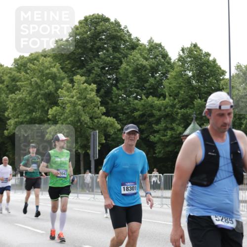 29.06.2025 - hella hamburg halbmarathon Jannik Wohlers http://msf.ph/oto/8221445 29.06.2025 10:27:21 Lombardsbrücke 2080, 3389, 5177, 6214, 7764, 7978, 8085, 9688, 10158, 10412, 10413, 12823, 13043, 13860, 14206, 15607, 16569, 16804, 16838, 17427, 17791, 18012, 18301, 18626 meine-sportfotos.de