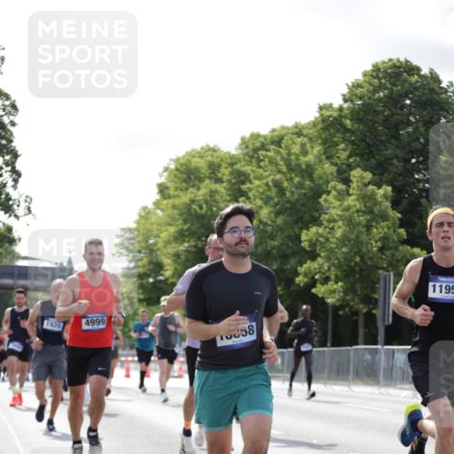 29.06.2025 - hella hamburg halbmarathon Jannik Wohlers http://msf.ph/oto/8221462 29.06.2025 09:51:01 Lombardsbrücke 1136, 1570, 1912, 1920, 1941, 2880, 2972, 3523, 3700, 4297, 4759, 4854, 4999, 5375, 5410, 6721, 6901, 7363, 7378, 7693, 7962, 8871, 9262, 9313, 9364, 9885, 11049, 11907, 11959, 12385, 14093, 14201, 14210, 14447, 14722, 14816, 15383, 15424, 15654, 15857, 15862, 16656, 16660, 16761, 17492, 17724, 17834, 18013, 18868, 18963, 18970 meine-sportfotos.de