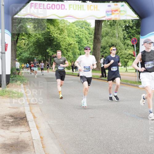 29.06.2025 - hella hamburg halbmarathon MichiJ http://msf.ph/oto/8221487 29.06.2025 10:24:26 Zwischen KM18-KM19 1562, 1889, 4944, 5554, 12751, 13252, 14629, 14841, 17022, 17306, 18183, 18220 meine-sportfotos.de