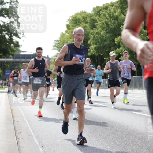 29.06.2025 - hella hamburg halbmarathon Jannik Wohlers http://msf.ph/oto/8221564 29.06.2025 09:51:03 Lombardsbrücke 1136, 1520, 1570, 1912, 1920, 1941, 2880, 2972, 3523, 3700, 4297, 4634, 4759, 4843, 4999, 5375, 5410, 6721, 7105, 7363, 7378, 7693, 7962, 8871, 9313, 9364, 9885, 11049, 11417, 11959, 12385, 13196, 14201, 14210, 14447, 14722, 14816, 15383, 15424, 15857, 15862, 16281, 16656, 16660, 16761, 17492, 17724, 17834, 18013, 18868, 18970 meine-sportfotos.de