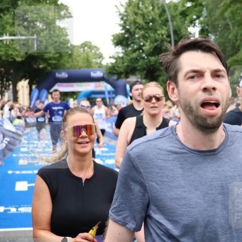 29.06.2025 - hella hamburg halbmarathon Zöllner http://msf.ph/oto/8221600 29.06.2025 10:52:21 Ziel 4140, 4419, 4587, 4837, 5087, 5482, 6164, 7896, 9074, 13707, 15275, 15446, 16591, 17773 meine-sportfotos.de