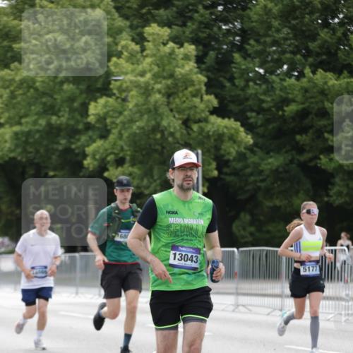 29.06.2025 - hella hamburg halbmarathon Jannik Wohlers http://msf.ph/oto/8221613 29.06.2025 10:27:22 Lombardsbrücke 1148, 2080, 3389, 5177, 6214, 7764, 7978, 8085, 9688, 10412, 10413, 12823, 13043, 13860, 14206, 15607, 16569, 16804, 16838, 17427, 18012, 18301, 18626 meine-sportfotos.de