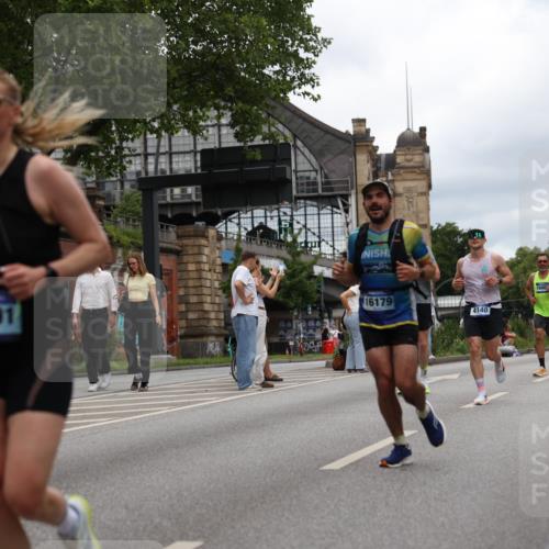 29.06.2025 - hella hamburg halbmarathon Yannick Fuchs http://msf.ph/oto/8221652 29.06.2025 10:46:07 20KM 2287, 2396, 2397, 2595, 4140, 4814, 5008, 5032, 5093, 5102, 5399, 5482, 6286, 6390, 6657, 7130, 7409, 7724, 7732, 8139, 8371, 8661, 8710, 8977, 9082, 9093, 9876, 10115, 11551, 12367, 12580, 13015, 13047, 13051, 13327, 13792, 14122, 14300, 14561, 15356, 15427, 15727, 15829, 15831, 16003, 16179, 16357, 16591, 17997, 18475, 18801, 18869, 18982 meine-sportfotos.de