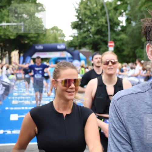 29.06.2025 - hella hamburg halbmarathon Zöllner http://msf.ph/oto/8221657 29.06.2025 10:52:22 Ziel 4140, 4419, 4587, 4837, 5087, 5482, 6164, 7896, 9074, 13211, 13707, 15446, 17773 meine-sportfotos.de