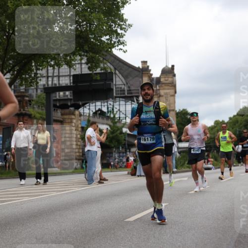 29.06.2025 - hella hamburg halbmarathon Yannick Fuchs http://msf.ph/oto/8221725 29.06.2025 10:46:07 20KM 2287, 2396, 2397, 2595, 4140, 4814, 5008, 5032, 5093, 5102, 5399, 5482, 6286, 6390, 6657, 7130, 7409, 7724, 7732, 8139, 8371, 8661, 8710, 8977, 9082, 9093, 9876, 10115, 11551, 12367, 12580, 13015, 13047, 13051, 13327, 13792, 14122, 14300, 14561, 15356, 15427, 15727, 15829, 15831, 16003, 16179, 16357, 16591, 17997, 18475, 18801, 18869, 18982 meine-sportfotos.de