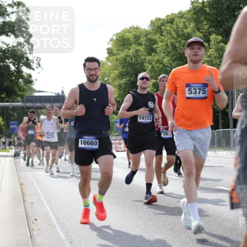 29.06.2025 - hella hamburg halbmarathon Jannik Wohlers http://msf.ph/oto/8221797 29.06.2025 09:51:05 Lombardsbrücke 1136, 1520, 1570, 1912, 1920, 1941, 2880, 2972, 3523, 3700, 4297, 4634, 4759, 4843, 4999, 5375, 5410, 7105, 7363, 7378, 7962, 8871, 9364, 9885, 10480, 11049, 11417, 11959, 13196, 13479, 14201, 14210, 14722, 14816, 15383, 15424, 15542, 15828, 15857, 15862, 16281, 16656, 16660, 17381, 17382, 17492, 17724, 17834, 18013, 18539, 18868, 18970 meine-sportfotos.de