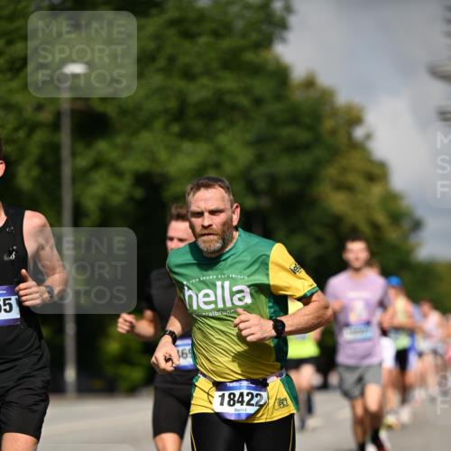 29.06.2025 - hella hamburg halbmarathon Dr. Thomas Lammeyer http://msf.ph/oto/8221839 29.06.2025 09:49:43 Kennedybrücke 1344, 2525, 3809, 3843, 3955, 4477, 4944, 5042, 6169, 7534, 7628, 7845, 7901, 8784, 8956, 10298, 10453, 10865, 10929, 11230 meine-sportfotos.de