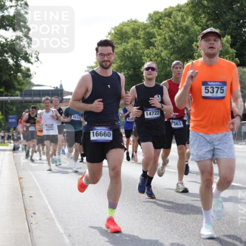 29.06.2025 - hella hamburg halbmarathon Jannik Wohlers http://msf.ph/oto/8221875 29.06.2025 09:51:05 Lombardsbrücke 1136, 1520, 1570, 1912, 1920, 1941, 2880, 2972, 3523, 3700, 4297, 4634, 4759, 4843, 4999, 5375, 5410, 7105, 7363, 7378, 7962, 8871, 9364, 9885, 10480, 11049, 11417, 11959, 13196, 13479, 14201, 14210, 14722, 14816, 15383, 15424, 15542, 15828, 15857, 15862, 16281, 16656, 16660, 17381, 17382, 17492, 17724, 17834, 18013, 18539, 18868, 18970 meine-sportfotos.de