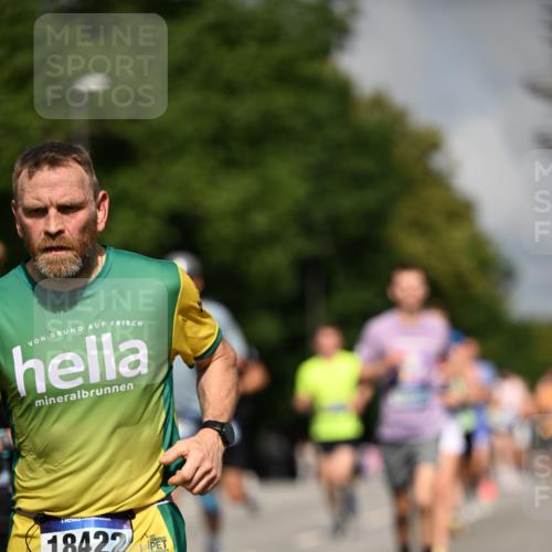 29.06.2025 - hella hamburg halbmarathon Dr. Thomas Lammeyer http://msf.ph/oto/8221891 29.06.2025 09:49:43 Kennedybrücke 1344, 2525, 3809, 3843, 3955, 4477, 4944, 5042, 6169, 7534, 7628, 7845, 7901, 8784, 8956, 10298, 10453, 10865, 10929, 11230 meine-sportfotos.de