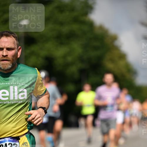 29.06.2025 - hella hamburg halbmarathon Dr. Thomas Lammeyer http://msf.ph/oto/8221912 29.06.2025 09:49:44 Kennedybrücke 1344, 2525, 3809, 3843, 3955, 4477, 4944, 5042, 6169, 7534, 7628, 7845, 7901, 8784, 8956, 10298, 10865, 10929, 11230 meine-sportfotos.de