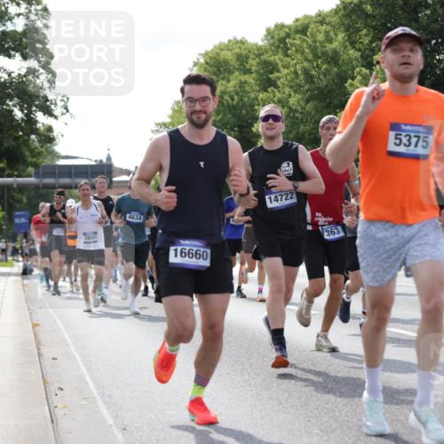 29.06.2025 - hella hamburg halbmarathon Jannik Wohlers http://msf.ph/oto/8221923 29.06.2025 09:51:05 Lombardsbrücke 1136, 1520, 1570, 1912, 1920, 1941, 2880, 2972, 3523, 3700, 4297, 4634, 4759, 4843, 4999, 5375, 5410, 7105, 7363, 7378, 7962, 8871, 9364, 9885, 10480, 11049, 11417, 11959, 13196, 13479, 14201, 14210, 14722, 14816, 15383, 15424, 15542, 15828, 15857, 15862, 16281, 16656, 16660, 17381, 17382, 17492, 17724, 17834, 18013, 18539, 18868, 18970 meine-sportfotos.de