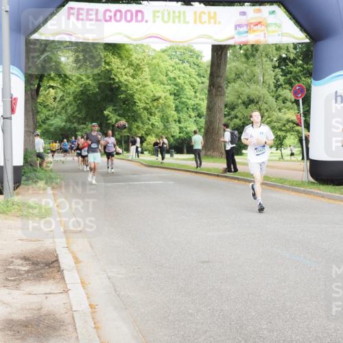 29.06.2025 - hella hamburg halbmarathon MichiJ http://msf.ph/oto/8221960 29.06.2025 10:24:29 Zwischen KM18-KM19 1889, 4944, 12751, 13252, 14629, 14841, 15621, 16123, 17022, 17643, 18183 meine-sportfotos.de