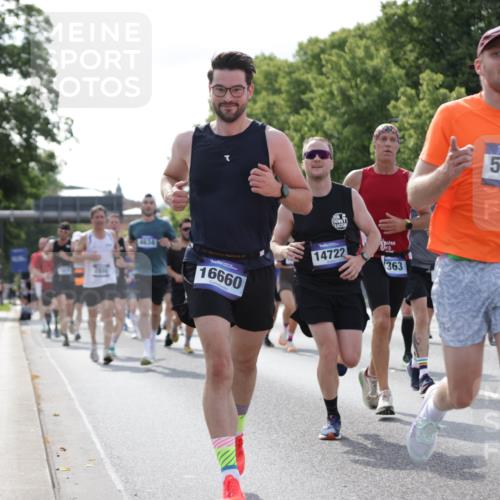 29.06.2025 - hella hamburg halbmarathon Jannik Wohlers http://msf.ph/oto/8222025 29.06.2025 09:51:05 Lombardsbrücke 1136, 1520, 1570, 1912, 1920, 1941, 2880, 2972, 3523, 3700, 4297, 4634, 4759, 4843, 4999, 5375, 5410, 7105, 7363, 7378, 7962, 8871, 9364, 9885, 10480, 11049, 11417, 11959, 13196, 13479, 14201, 14210, 14722, 14816, 15383, 15424, 15542, 15828, 15857, 15862, 16281, 16656, 16660, 17381, 17382, 17492, 17724, 17834, 18013, 18539, 18868, 18970 meine-sportfotos.de
