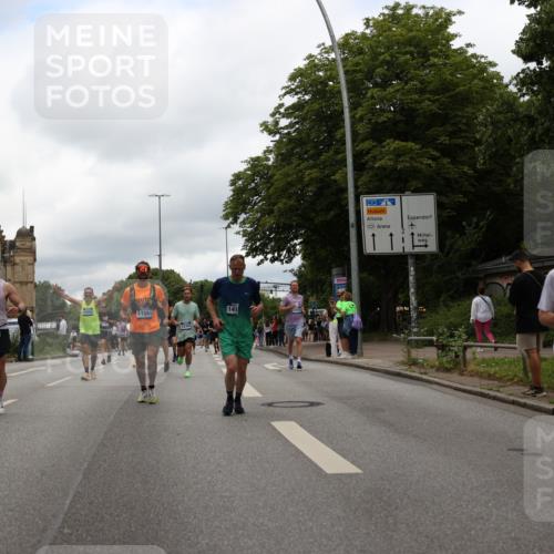 29.06.2025 - hella hamburg halbmarathon Yannick Fuchs http://msf.ph/oto/8222030 29.06.2025 10:46:09 20KM 2287, 2397, 2595, 4140, 4837, 5008, 5032, 5093, 5399, 5482, 6286, 6390, 7130, 7312, 7409, 7724, 7732, 8139, 8371, 8661, 8977, 9082, 9093, 9876, 10115, 11551, 12367, 12580, 13015, 13047, 13051, 13327, 14122, 14300, 14561, 15275, 15356, 15427, 15506, 15727, 15829, 15831, 16003, 16179, 16357, 16591, 17997, 18475, 18801, 18982 meine-sportfotos.de