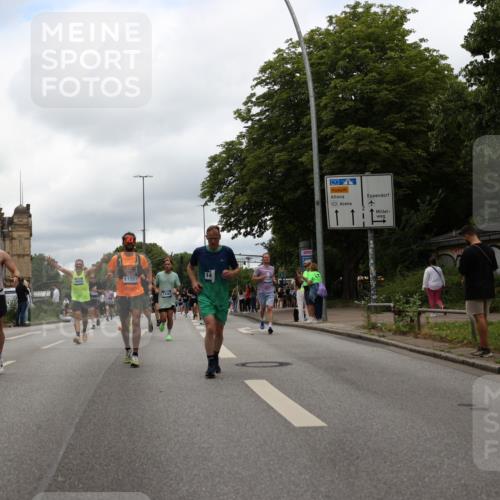 29.06.2025 - hella hamburg halbmarathon Yannick Fuchs http://msf.ph/oto/8222045 29.06.2025 10:46:09 20KM 2287, 2397, 2595, 4140, 4837, 5008, 5032, 5093, 5399, 5482, 6286, 6390, 7130, 7312, 7409, 7724, 7732, 8139, 8371, 8661, 8977, 9082, 9093, 9876, 10115, 11551, 12367, 12580, 13015, 13047, 13051, 13327, 14122, 14300, 14561, 15275, 15356, 15427, 15506, 15727, 15829, 15831, 16003, 16179, 16357, 16591, 17997, 18475, 18801, 18982 meine-sportfotos.de