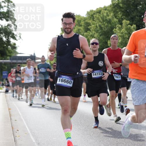 29.06.2025 - hella hamburg halbmarathon Jannik Wohlers http://msf.ph/oto/8222052 29.06.2025 09:51:05 Lombardsbrücke 1136, 1520, 1570, 1912, 1920, 1941, 2880, 2972, 3523, 3700, 4297, 4634, 4759, 4843, 4999, 5375, 5410, 7105, 7363, 7378, 7962, 8871, 9364, 9885, 10480, 11049, 11417, 11959, 13196, 13479, 14201, 14210, 14722, 14816, 15383, 15424, 15542, 15828, 15857, 15862, 16281, 16656, 16660, 17381, 17382, 17492, 17724, 17834, 18013, 18539, 18868, 18970 meine-sportfotos.de