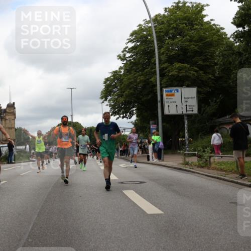 29.06.2025 - hella hamburg halbmarathon Yannick Fuchs http://msf.ph/oto/8222057 29.06.2025 10:46:09 20KM 2287, 2397, 2595, 4140, 4837, 5008, 5032, 5093, 5399, 5482, 6286, 6390, 7130, 7312, 7409, 7724, 7732, 8139, 8371, 8661, 8977, 9082, 9093, 9876, 10115, 11551, 12367, 12580, 13015, 13047, 13051, 13327, 14122, 14300, 14561, 15275, 15356, 15427, 15506, 15727, 15829, 15831, 16003, 16179, 16357, 16591, 17997, 18475, 18801, 18982 meine-sportfotos.de