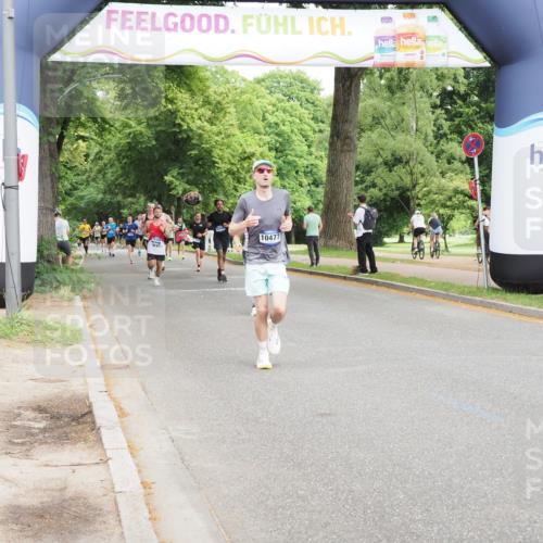 29.06.2025 - hella hamburg halbmarathon MichiJ http://msf.ph/oto/8222060 29.06.2025 10:24:32 Zwischen KM18-KM19 10477, 13252, 14629, 15621, 16123, 17022, 17643, 18183 meine-sportfotos.de