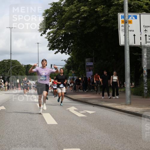 29.06.2025 - hella hamburg halbmarathon Yannick Fuchs http://msf.ph/oto/8222073 29.06.2025 10:33:08 20KM 1042, 1615, 1688, 1710, 2262, 2296, 2719, 2745, 2849, 3014, 3431, 3530, 4148, 5091, 5248, 6095, 6684, 7110, 8091, 10218, 11049, 11281, 11282, 11379, 12137, 12915, 13755, 14688, 14905, 15372, 16075, 16280, 17154, 17623, 17722, 18761 meine-sportfotos.de