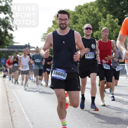 29.06.2025 - hella hamburg halbmarathon Jannik Wohlers http://msf.ph/oto/8222093 29.06.2025 09:51:05 Lombardsbrücke 1136, 1520, 1570, 1912, 1920, 1941, 2880, 2972, 3523, 3700, 4297, 4634, 4759, 4843, 4999, 5375, 5410, 7105, 7363, 7378, 7962, 8871, 9364, 9885, 10480, 11049, 11417, 11959, 13196, 13479, 14201, 14210, 14722, 14816, 15383, 15424, 15542, 15828, 15857, 15862, 16281, 16656, 16660, 17381, 17382, 17492, 17724, 17834, 18013, 18539, 18868, 18970 meine-sportfotos.de