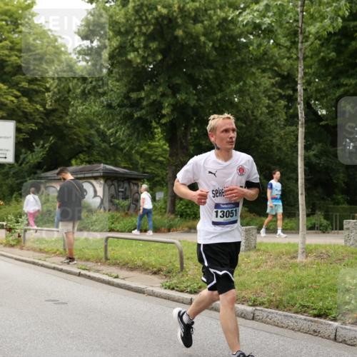 29.06.2025 - hella hamburg halbmarathon Yannick Fuchs http://msf.ph/oto/8222146 29.06.2025 10:46:09 20KM 2287, 2397, 2595, 4140, 4837, 5008, 5032, 5093, 5399, 5482, 6286, 6390, 7130, 7312, 7409, 7724, 7732, 8139, 8371, 8661, 8977, 9082, 9093, 9876, 10115, 11551, 12367, 12580, 13015, 13047, 13051, 13327, 14122, 14300, 14561, 15275, 15356, 15427, 15506, 15727, 15829, 15831, 16003, 16179, 16357, 16591, 17997, 18475, 18801, 18982 meine-sportfotos.de