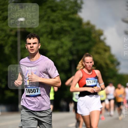29.06.2025 - hella hamburg halbmarathon Dr. Thomas Lammeyer http://msf.ph/oto/8222148 29.06.2025 09:49:46 Kennedybrücke 1344, 1889, 3809, 3843, 3955, 4477, 4944, 5042, 6169, 7534, 7628, 7845, 7901, 8784, 8956, 10298, 10865, 10929, 11230 meine-sportfotos.de