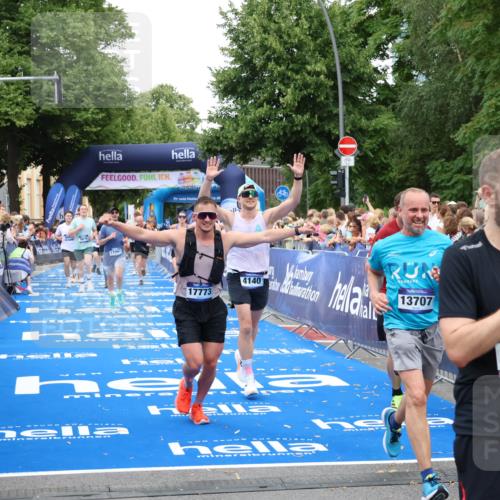 29.06.2025 - hella hamburg halbmarathon Zöllner http://msf.ph/oto/8222253 29.06.2025 10:52:27 Ziel 4140, 4587, 7178, 8371, 8661, 9876, 11791, 13015, 13211, 13707, 15144, 17773, 17997 meine-sportfotos.de
