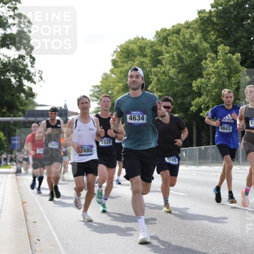 29.06.2025 - hella hamburg halbmarathon Jannik Wohlers http://msf.ph/oto/8222265 29.06.2025 09:51:07 Lombardsbrücke 1136, 1520, 1570, 1903, 1912, 1920, 2880, 2972, 3523, 4297, 4634, 4759, 4843, 4999, 5375, 5410, 7105, 7363, 7378, 7962, 8871, 9114, 9364, 10480, 10669, 11049, 11417, 11959, 13196, 13479, 14201, 14210, 14722, 15383, 15424, 15542, 15828, 15857, 15862, 16281, 16656, 16660, 17381, 17382, 17724, 18013, 18539, 18764, 18868, 18970 meine-sportfotos.de
