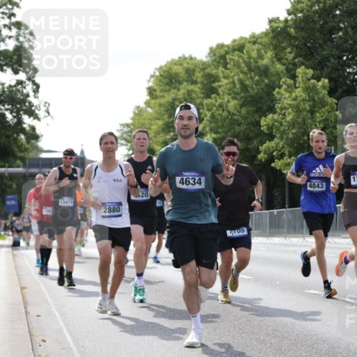 29.06.2025 - hella hamburg halbmarathon Jannik Wohlers http://msf.ph/oto/8222276 29.06.2025 09:51:08 Lombardsbrücke 1136, 1520, 1570, 1903, 1912, 1920, 2880, 2972, 3523, 4297, 4634, 4759, 4843, 4865, 4999, 5375, 5410, 7105, 7363, 8871, 9114, 9364, 10480, 10669, 11049, 11417, 11959, 13196, 13479, 14201, 14210, 14722, 15383, 15424, 15542, 15828, 15857, 15862, 16281, 16656, 16660, 17381, 17382, 17724, 18013, 18539, 18764, 18868, 18970 meine-sportfotos.de
