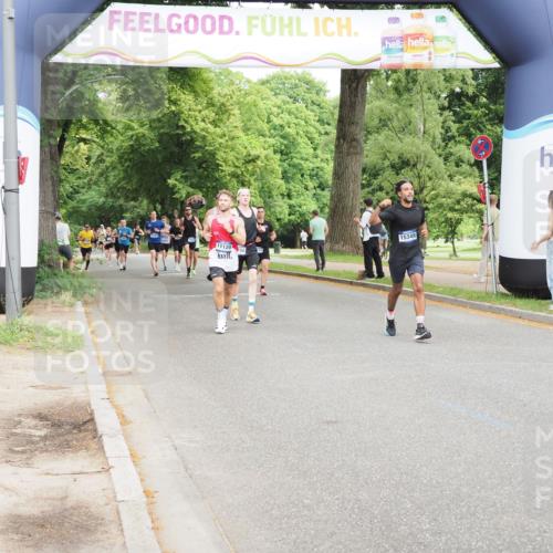 29.06.2025 - hella hamburg halbmarathon MichiJ http://msf.ph/oto/8222296 29.06.2025 10:24:35 Zwischen KM18-KM19 6704, 10477, 13798, 15348, 15621, 16123, 17643 meine-sportfotos.de